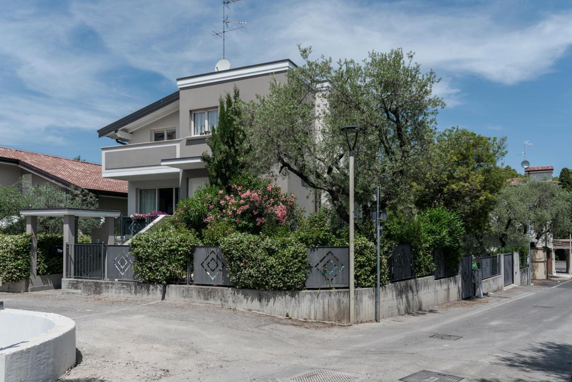 Matteotti Apartments Desenzano del Garda Eksteriør billede